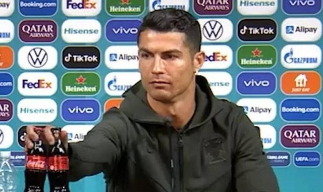 C罗拒绝跟可乐同框是虚伪？不是！葡国牙医感谢他！