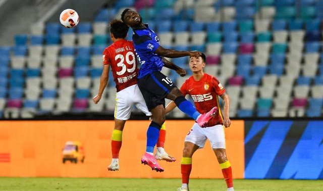 开云kaiyun平台-【中超】张修维首秀杨一鸣破门 沧州2比0广州队